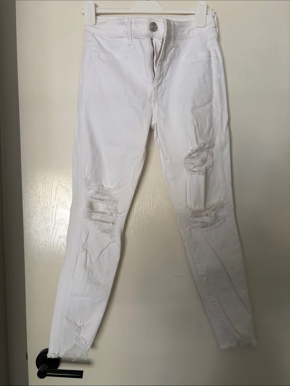 American Eagle Outfitters White Distressed Skinny Jeans